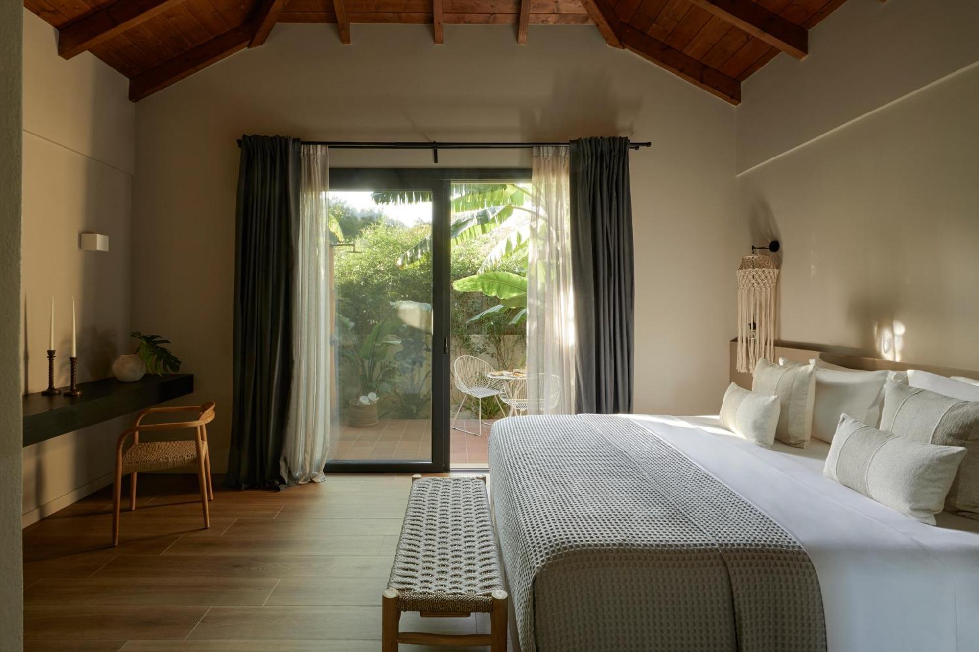 Poesia Suites Lakíthra Buitenkant foto